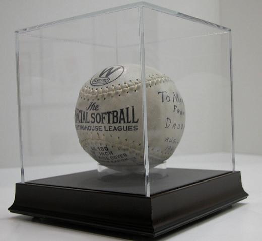 Exhibitional acrylic display box